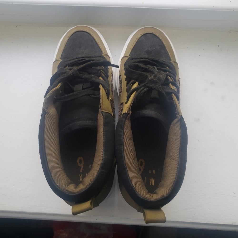 Shoe - Picture 4 of 5